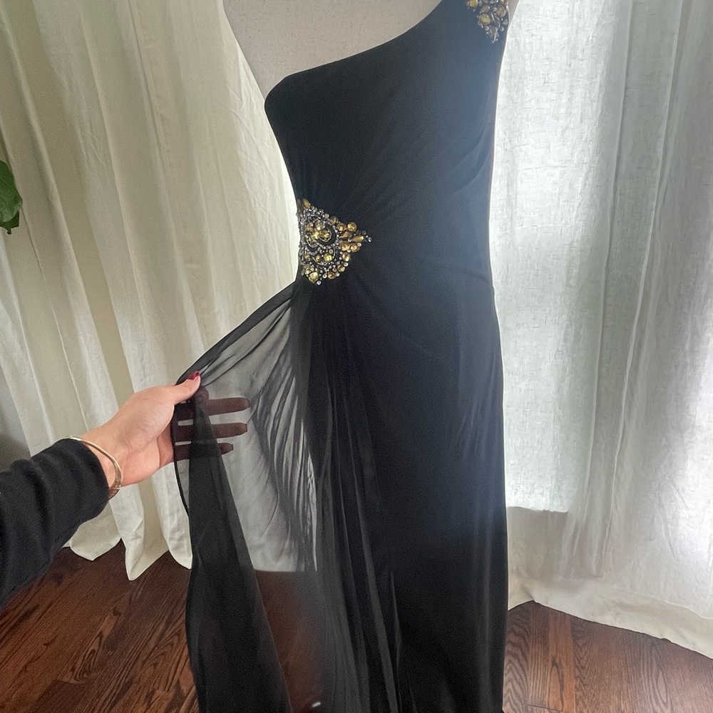 Elegant Black One-Shoulder Dress